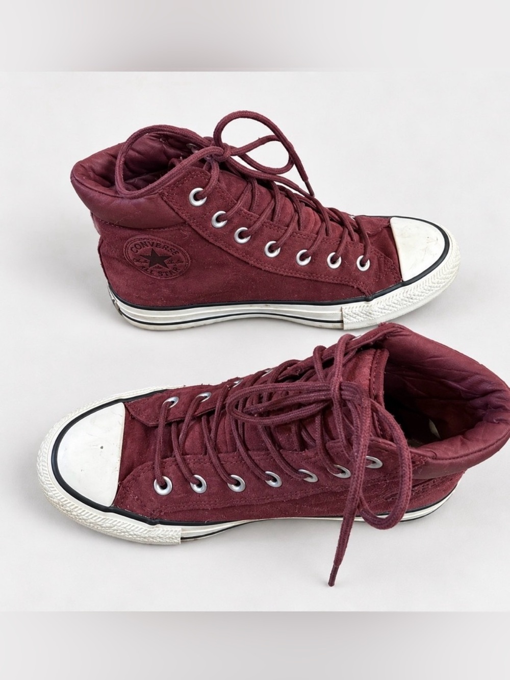 Converse Chuck Taylor High Top Women’s 7.5 Burgundy Suede Fall Sneakers